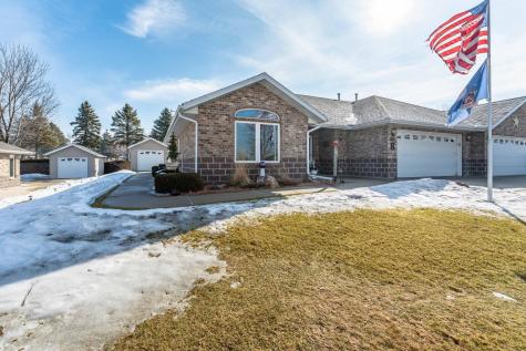 1952 Oakwood View Fergus Falls MN 56537