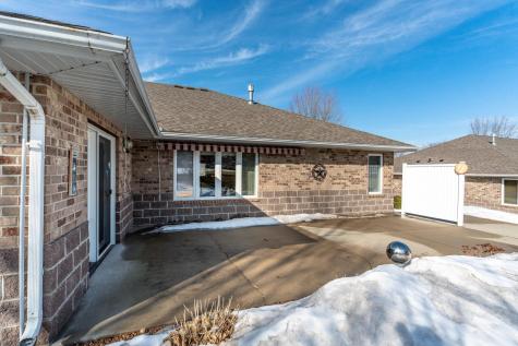 1952 Oakwood View Fergus Falls MN 56537