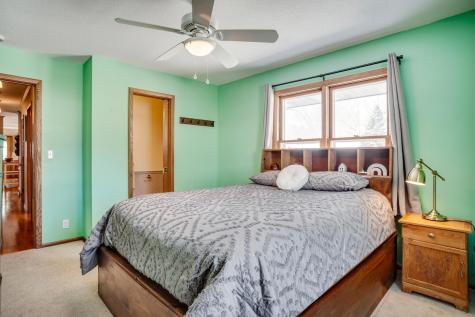2722 Vale Crest Road Crystal MN 55422