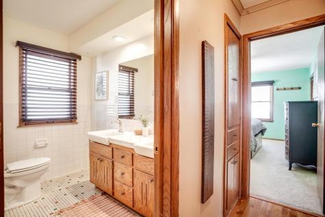 2722 Vale Crest Road Crystal MN 55422
