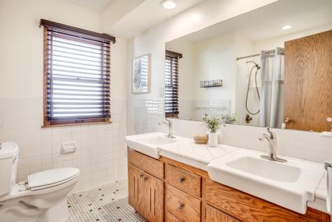 2722 Vale Crest Road Crystal MN 55422