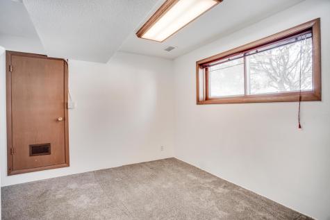 2722 Vale Crest Road Crystal MN 55422
