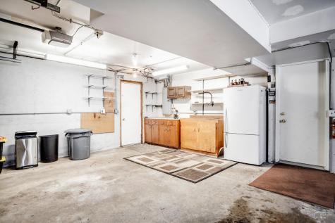 2722 Vale Crest Road Crystal MN 55422