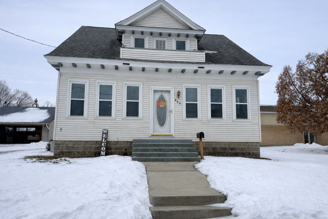 406 South Street E Caledonia MN 55921