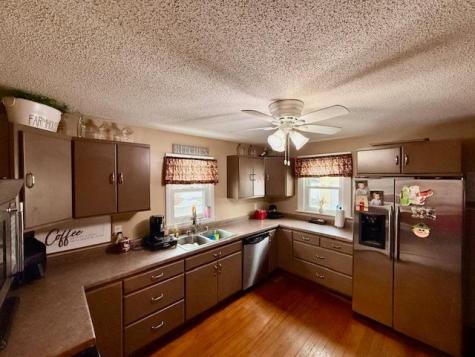 406 South Street E Caledonia MN 55921