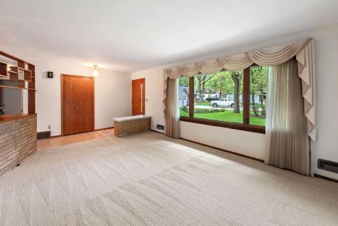 2924 Spring View Lane Mounds View MN 55112