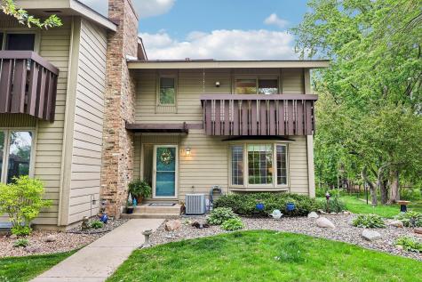 28 Birnamwood Drive Burnsville MN 55337
