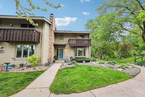 28 Birnamwood Drive Burnsville MN 55337