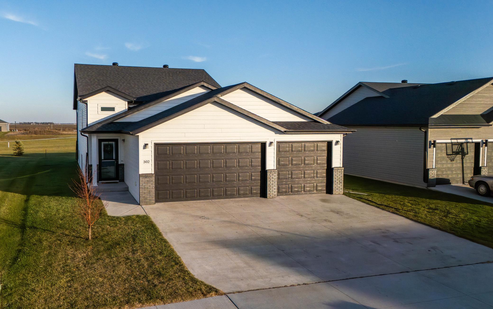 302 8th Street E Horace ND 58047