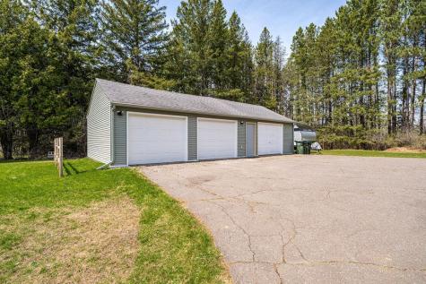 7 North Cloquet Road Esko MN 55733