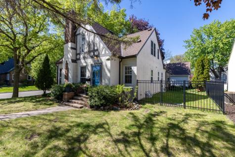 1457 Hoyt Avenue W Falcon Heights MN 55108