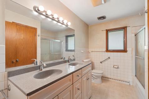 30625 Broadway Street Lindstrom MN 55045