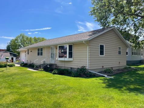115 W Lincoln Street Springfield MN 56087