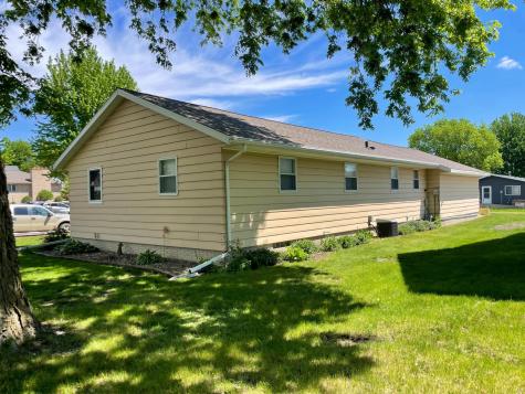 115 W Lincoln Street Springfield MN 56087