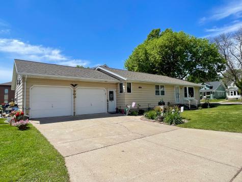 115 W Lincoln Street Springfield MN 56087