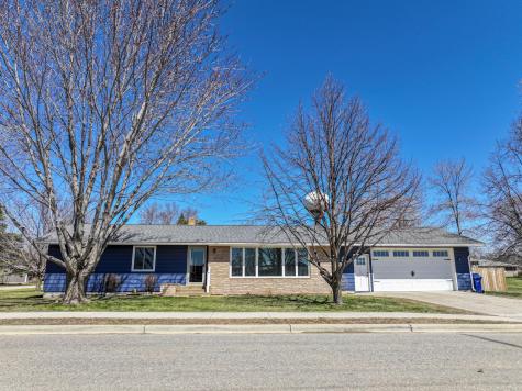 318 W Oak Street Parkers Prairie MN 56361