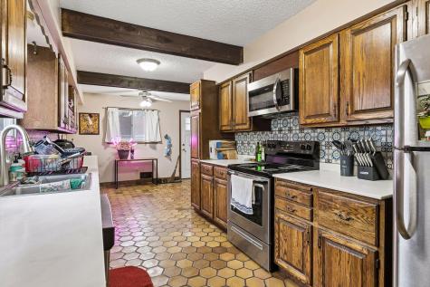 549 Asbury Street N Saint Paul MN 55104