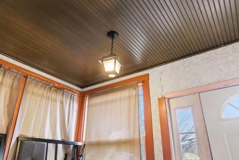 549 Asbury Street N Saint Paul MN 55104