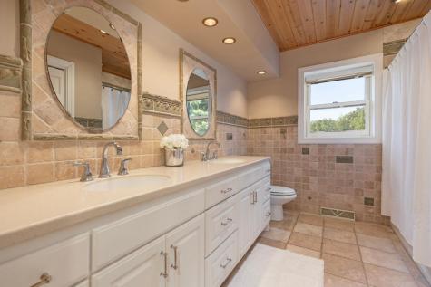 8800 Sunset Trail Chanhassen MN 55317