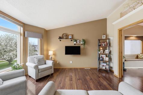 3327 46 Avenue S Fargo ND 58104