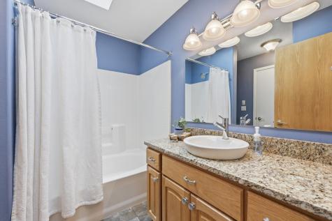 3327 46 Avenue S Fargo ND 58104