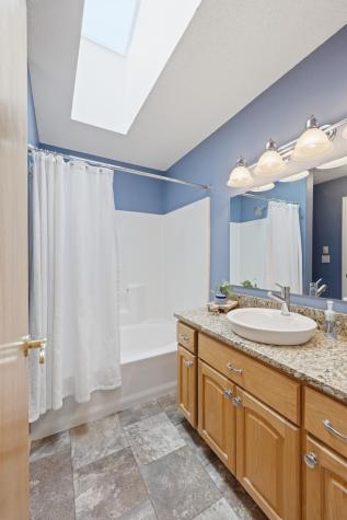 3327 46 Avenue S Fargo ND 58104
