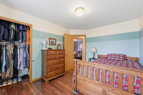 3327 46 Avenue S Fargo ND 58104