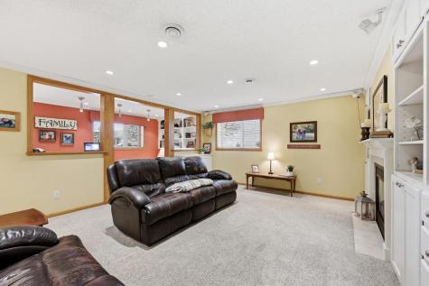 3327 46 Avenue S Fargo ND 58104