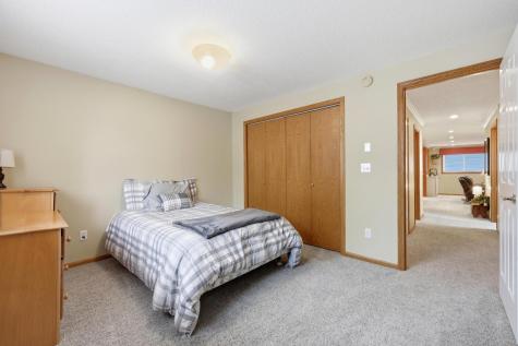 3327 46 Avenue S Fargo ND 58104