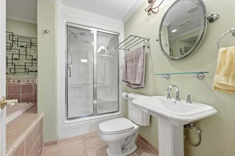 3327 46 Avenue S Fargo ND 58104