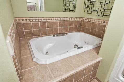 3327 46 Avenue S Fargo ND 58104