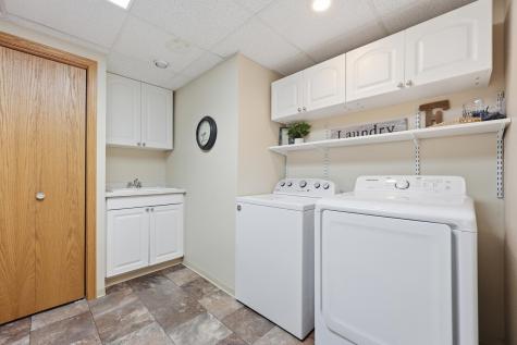 3327 46 Avenue S Fargo ND 58104