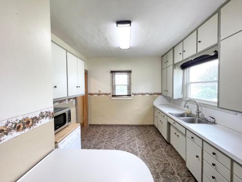 109 White Street N Comfrey MN 56019