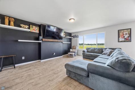 7271 101st Avenue S Horace ND 58047
