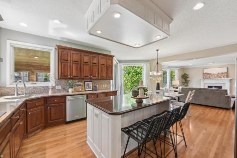 10145 Powers Lake Trail Woodbury MN 55129