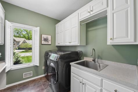 10145 Powers Lake Trail Woodbury MN 55129