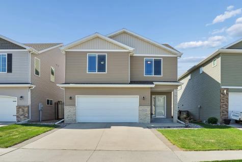 947 30TH Avenue W West Fargo ND 58078