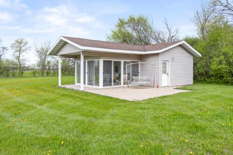 1407 15th Street N Wahpeton ND 58075
