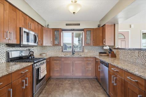 20483 Hamburg Avenue Lakeville MN 55044