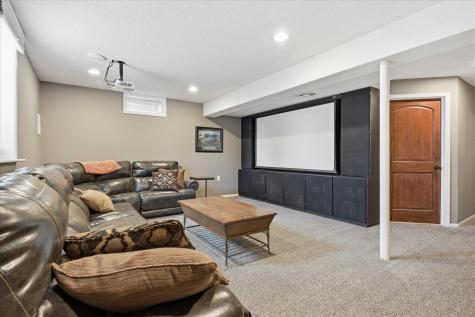 20483 Hamburg Avenue Lakeville MN 55044