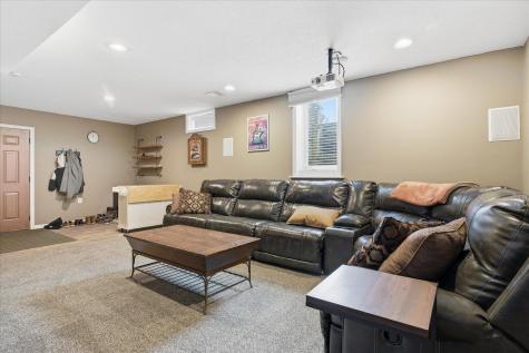 20483 Hamburg Avenue Lakeville MN 55044
