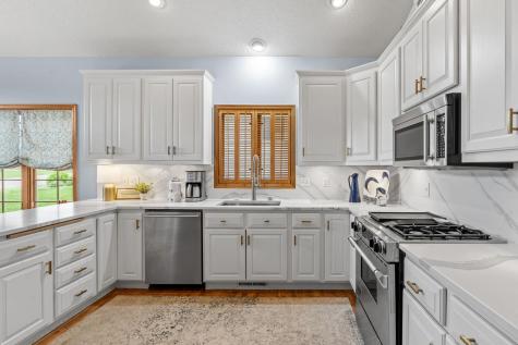 17925 39th Place N Plymouth MN 55446