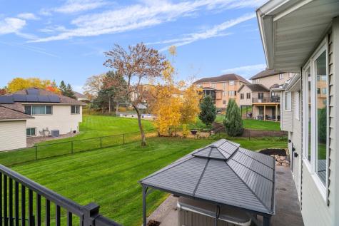 1162 Lakewood Drive S Maplewood MN 55119