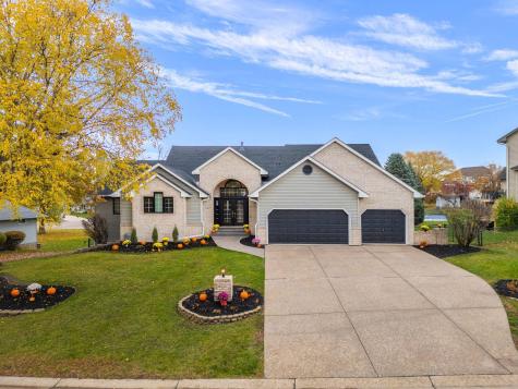 1162 Lakewood Drive S Maplewood MN 55119