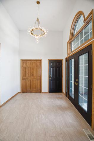 1162 Lakewood Drive S Maplewood MN 55119