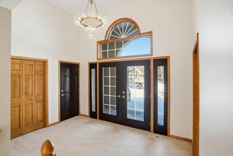 1162 Lakewood Drive S Maplewood MN 55119