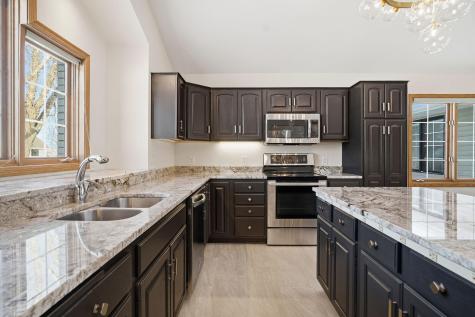 1162 Lakewood Drive S Maplewood MN 55119