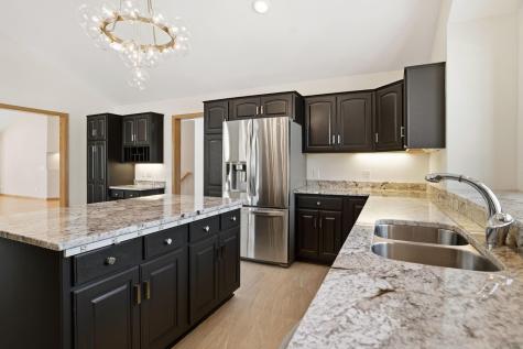 1162 Lakewood Drive S Maplewood MN 55119