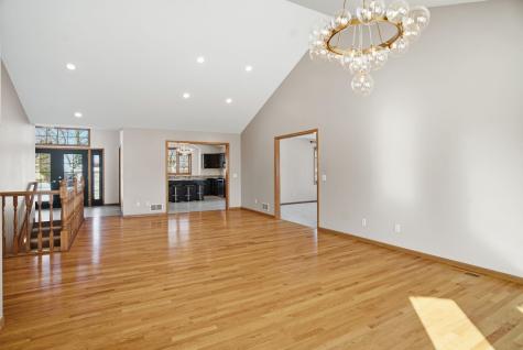 1162 Lakewood Drive S Maplewood MN 55119