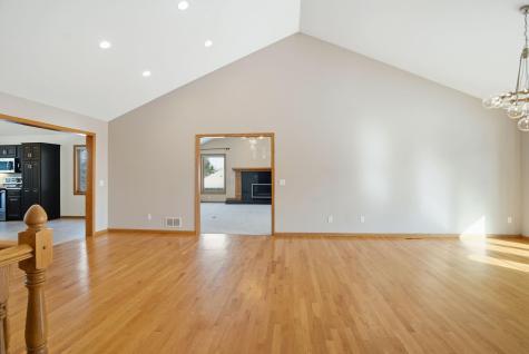 1162 Lakewood Drive S Maplewood MN 55119